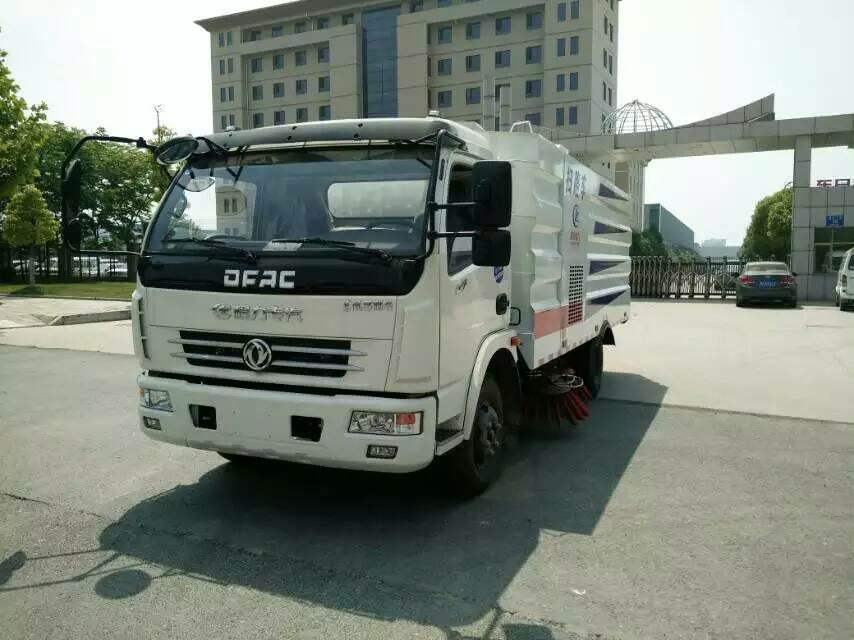 東風(fēng)大多利卡8吸塵車-8方吸塵車 東風(fēng)大多利卡8吸塵車-8方吸塵車